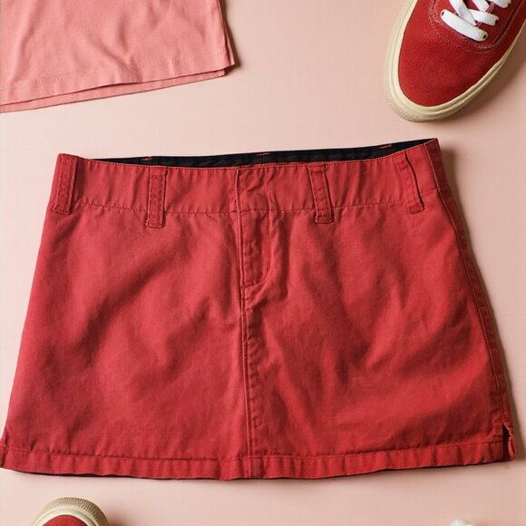 Split Red Cotton Mini Skirt | Y2K Retro Back Pocket Button Detail | Size 5 - Picture 2 of 9